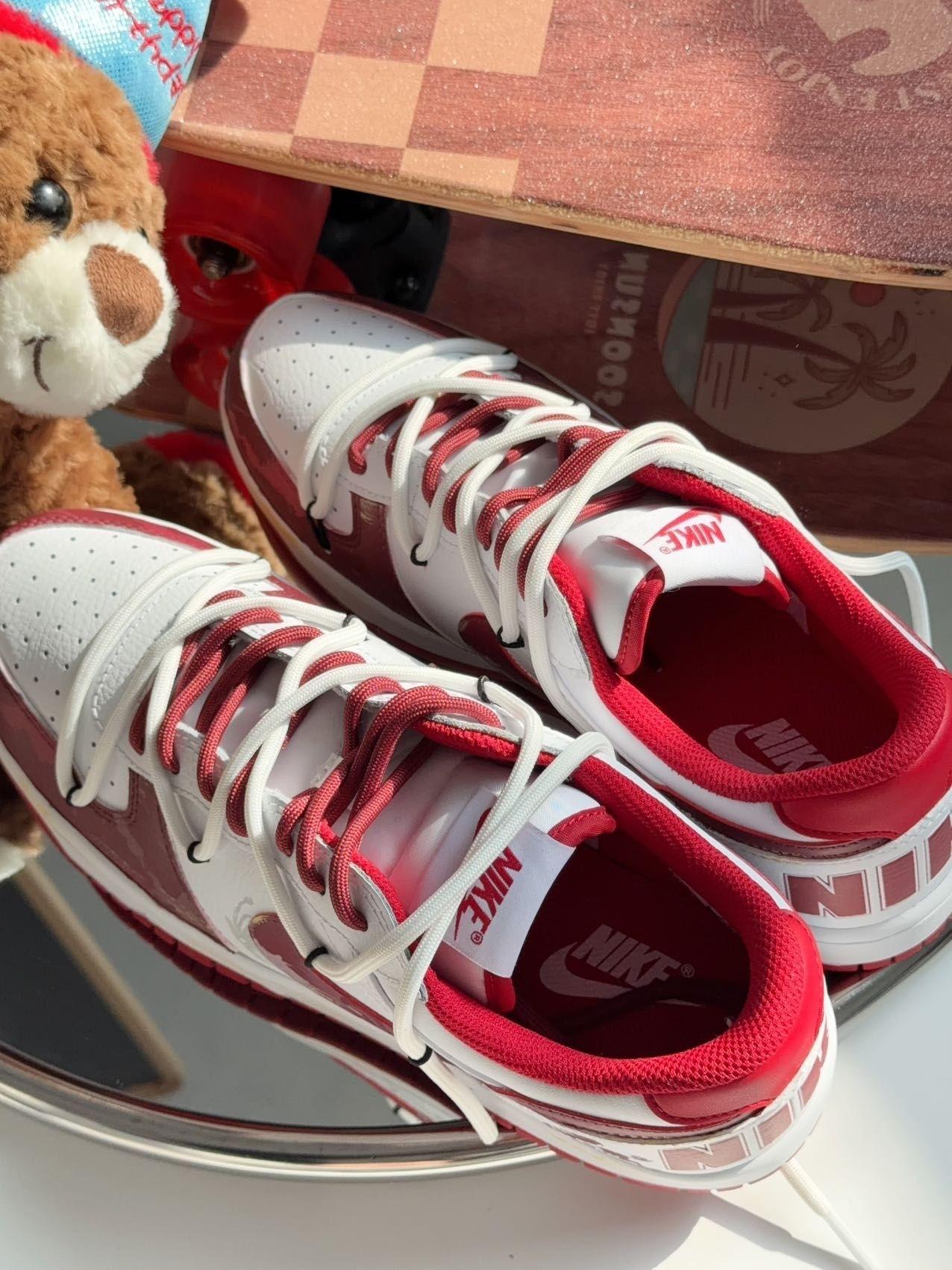 马年专属!这双红白Dunk把年味穿在脚上🧧